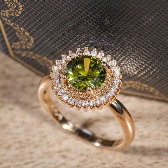 18k Gold Plated Peridot and Cubic Zirconia Ring - Picture 5 of 5